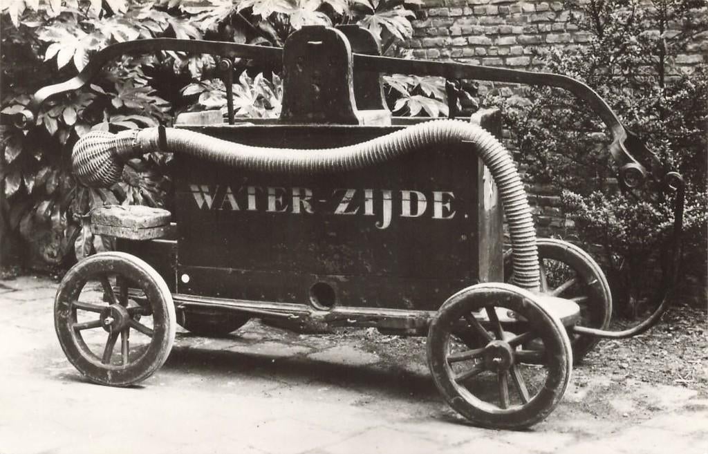 Breda, Sted. & Bissch. Museum, Zuig-perspomp v/d brandweer, Ophalen of Verzenden, 1960 tot 1980, Ongelopen, Noord-Brabant