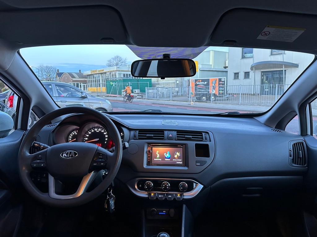Kia Rio 1.2 CVVT Comfort Pack / Navi / Camera / Airco / 5DRS, Auto's, Euro 5, 4 cilinders, Met garantie (alle), Origineel Nederlands