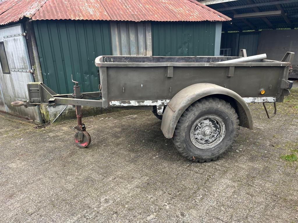 Leger aanhanger, Ophalen