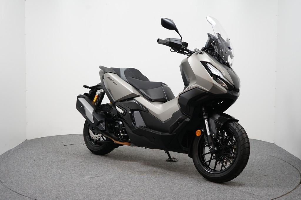 Honda ADV 350 ABS (bj 2025) - foto 2