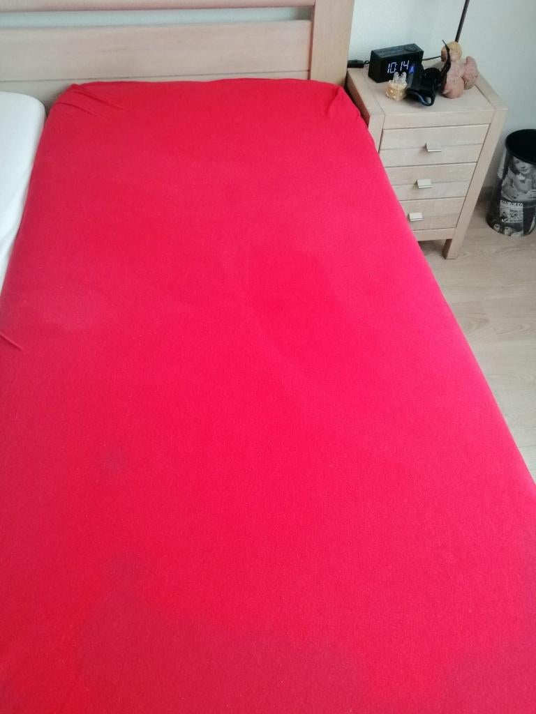 Hoeslaken 90 x 200 cm, rood, Jongetje of Meisje, Hoeslaken of Sloop, Ophalen of Verzenden, Zo goed als nieuw