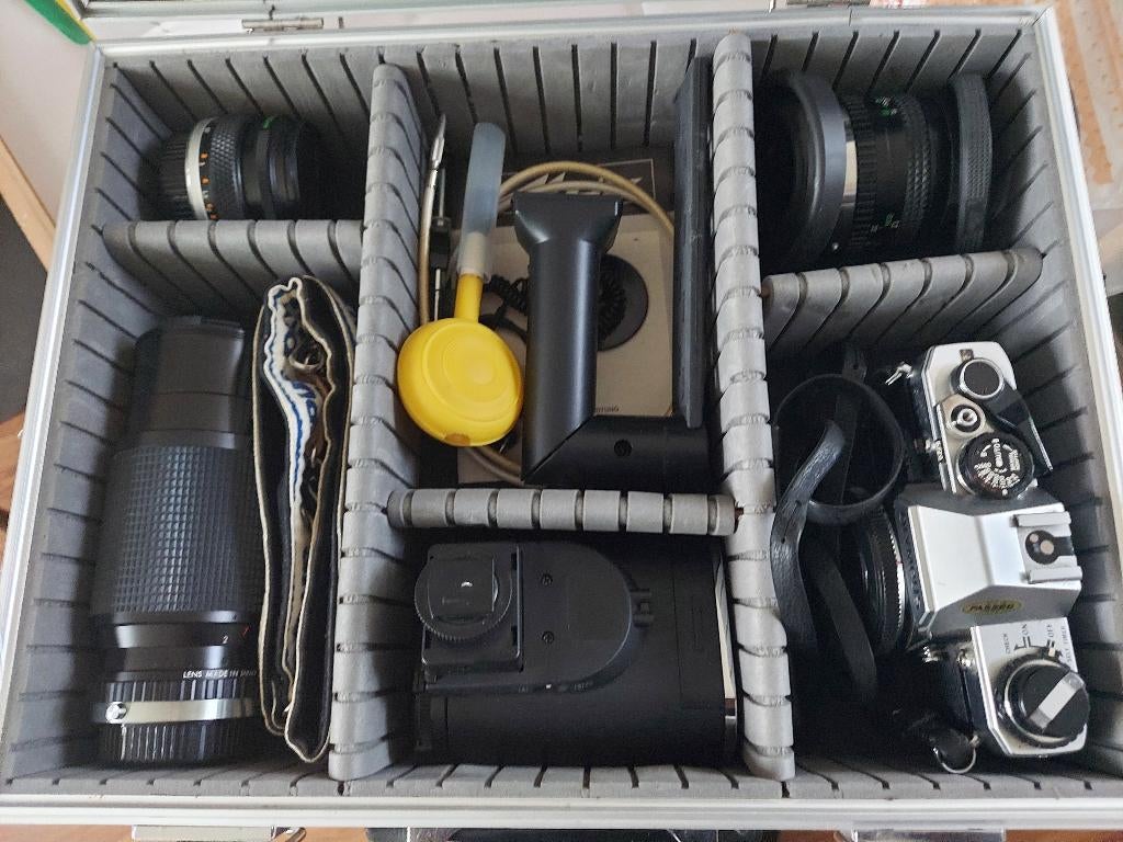 Camera Olympus OM10 met lenzen in koffer, Audio, Tv en Foto, Fotocamera's Analoog, Ophalen of Verzenden, Zo goed als nieuw, Spiegelreflex