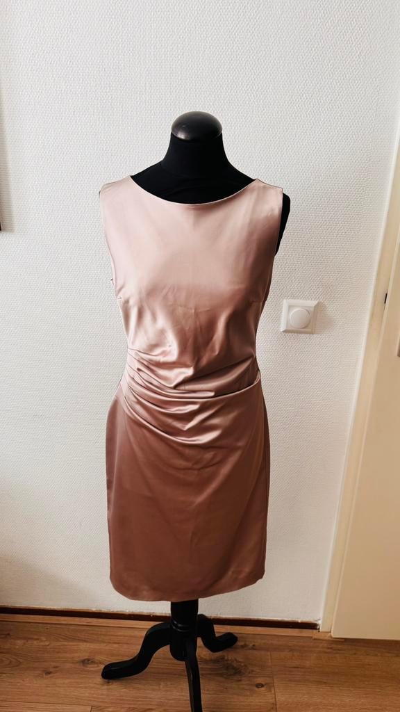 Satijnen  Cocktailjurk maat 36 nooit gedragen, Beige, Nieuw, Ophalen of Verzenden, Maat 36 (S)