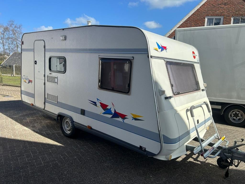 Bürstner Club met een zgan dorema voortent, Rondzit, Particulier, Bürstner, 4 tot 5 meter