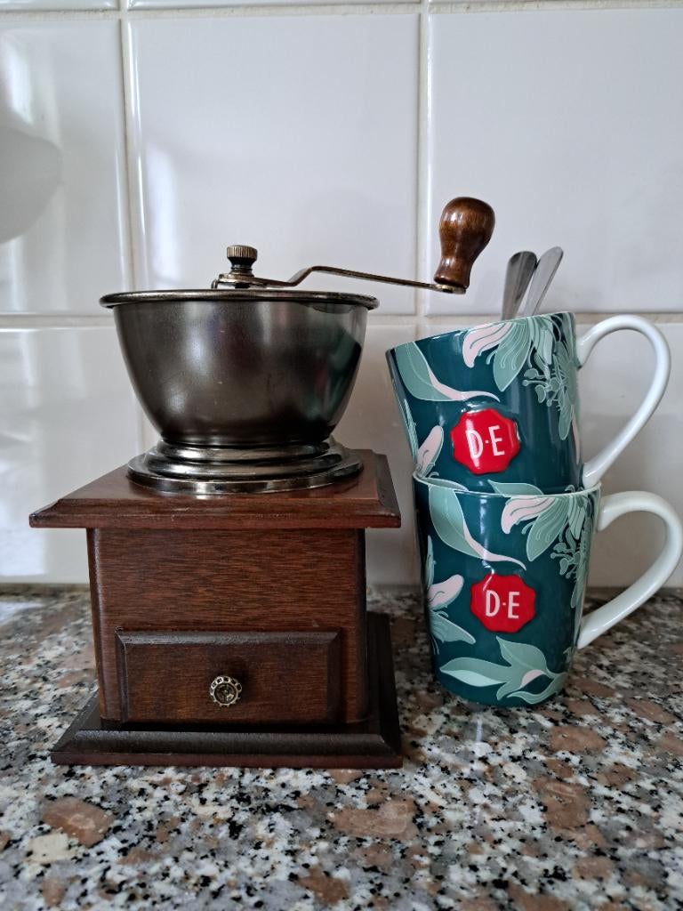 Vintage, brocante koffiemolen, Ophalen, Hout, Bruin, Overige typen