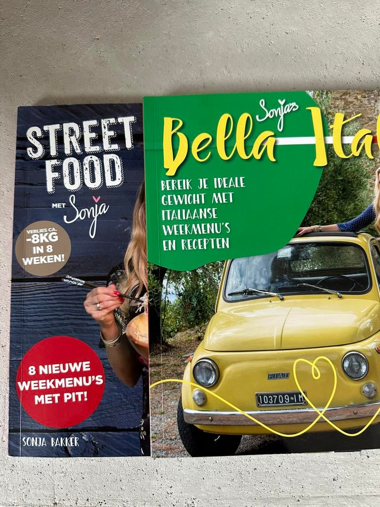 2 kookboeken Sonja Bakker – Street Food & Bella Italia, Boeken, Ophalen of Verzenden, Zo goed als nieuw