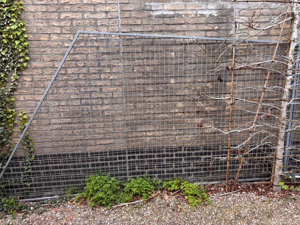 Metalen rekken, betongaas paneel, draadmat, tuinafscheiding, Ophalen, Zo goed als nieuw