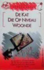 Lilian jackson braun: de kat die op niveau woonde, Boeken, Ophalen of Verzenden, Gelezen
