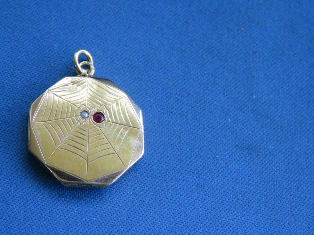 antieke medaljon, Sieraden, Tassen en Uiterlijk, Antieke sieraden, Ophalen, Goud, Hanger, Met edelsteen