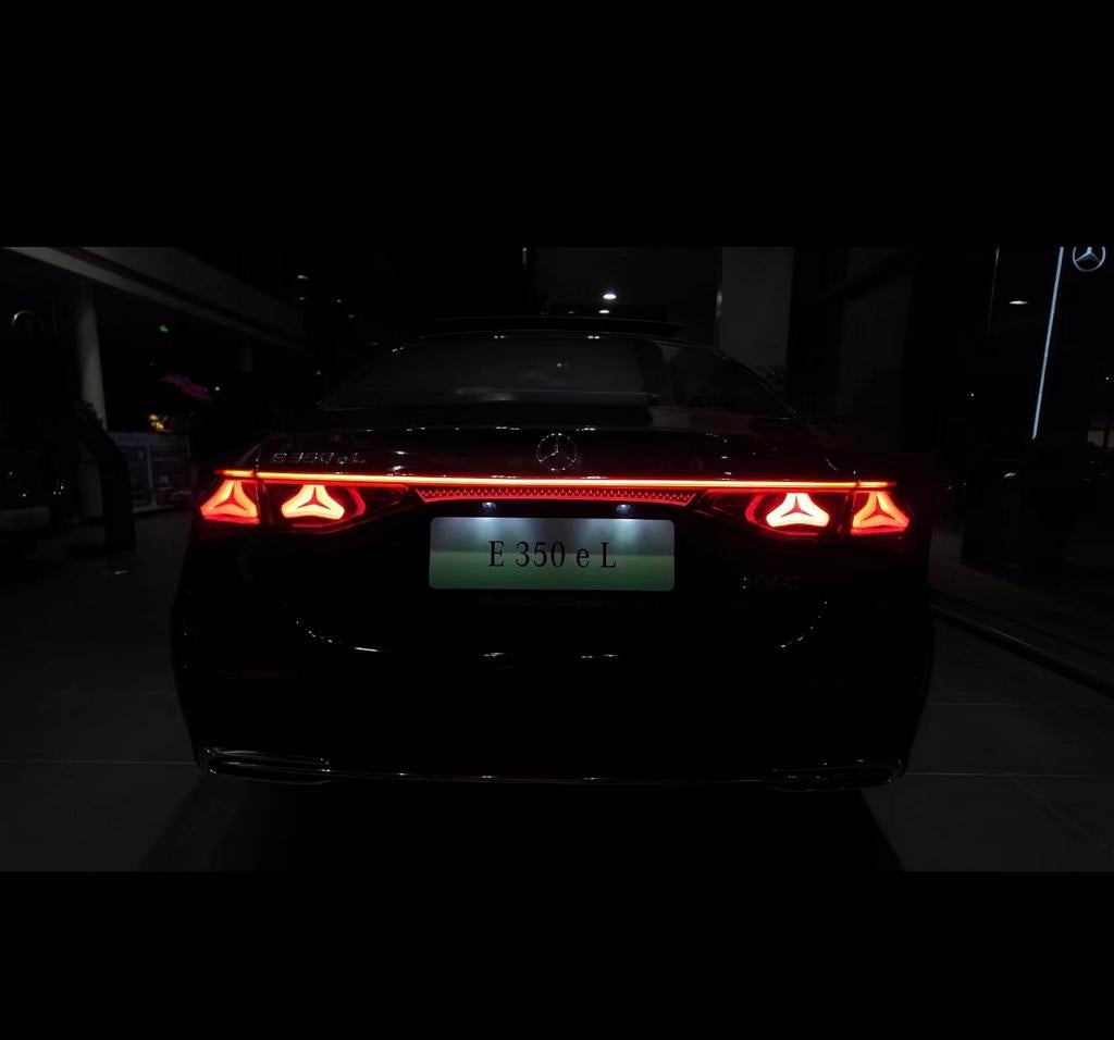 Mercedes E- class / LED strip/ tailgate, Auto diversen, Ophalen, Zo goed als nieuw