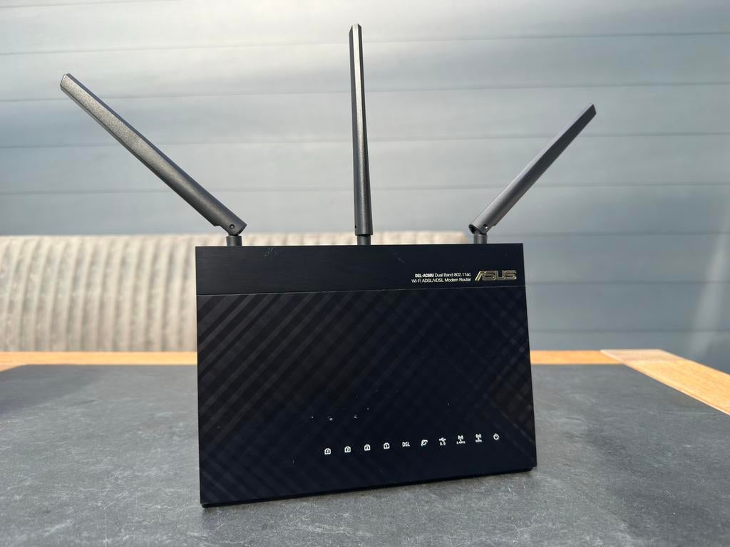 ASUS DSL-AC68U Dual Band Wi-Fi ADSL/VDSL Modem AiMesh Router, Ophalen of Verzenden, Zo goed als nieuw, Router met modem
