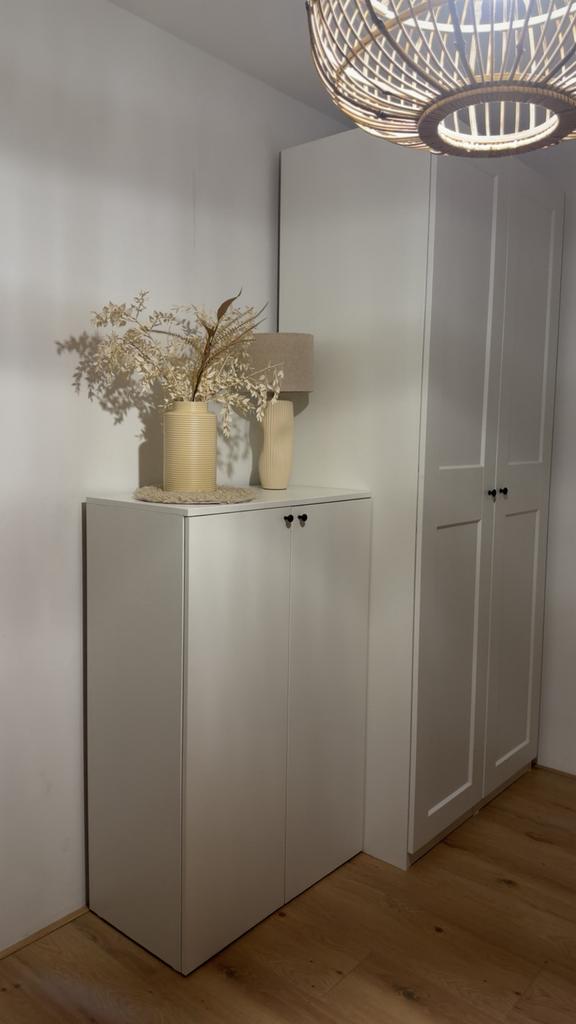 Witte kast met planken – 80 cm breed en 120 cm hoog, Huis en Inrichting, Kasten | Overige, Ophalen of Verzenden, Zo goed als nieuw