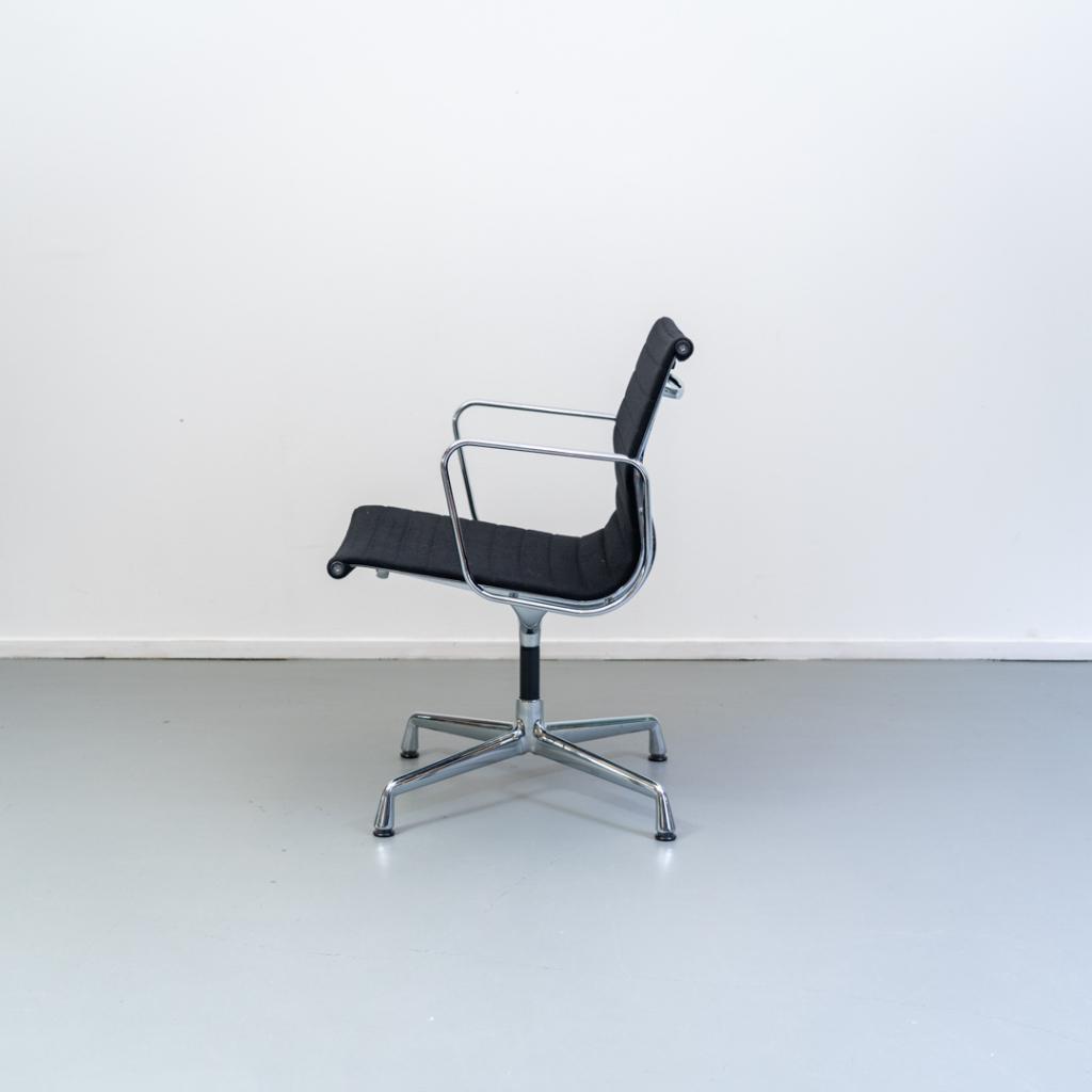 46x Vitra Eames EA 108 Zwart Hopsak - Chroom, Huis en Inrichting, Stoelen, Niet ingevuld, Zwart, Niet ingevuld, Ophalen of Verzenden