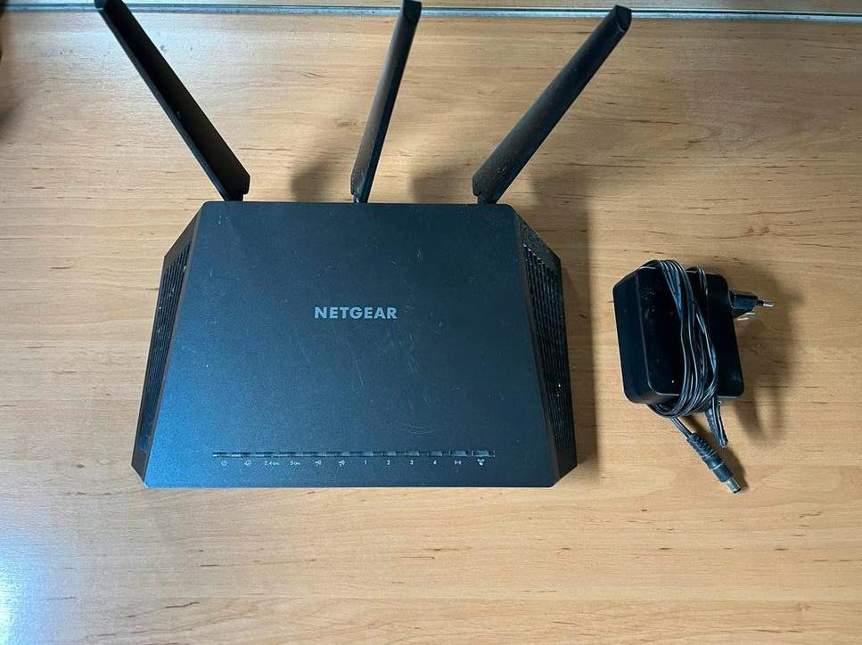Netgear Nighthawk AC1900 Smart WiFi Router R7000, Computers en Software, Routers en Modems, Ophalen of Verzenden, Gebruikt, Router