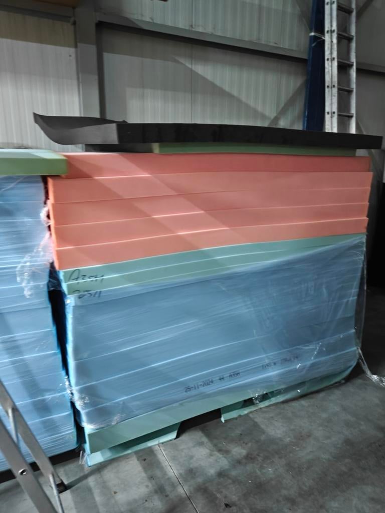 Schuimrubber polyether  koudschuim  uit voorraad  leverbaar, Ophalen, Nieuw