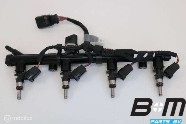 Brandstofrail met verstuivers  Audi S3 8V CJX 06L971627A, Gebruikt