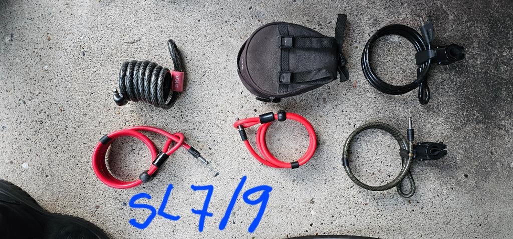 Diverse insteekkabels Axa SL7, SL9 en Axa defender., Ophalen of Verzenden, Zo goed als nieuw, Overige fietssloten