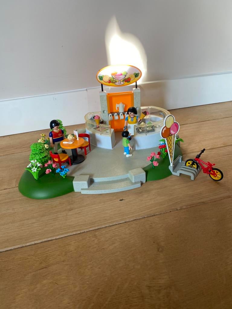 Playmobil ijssalon, Ophalen of Verzenden, Gebruikt, Complete set