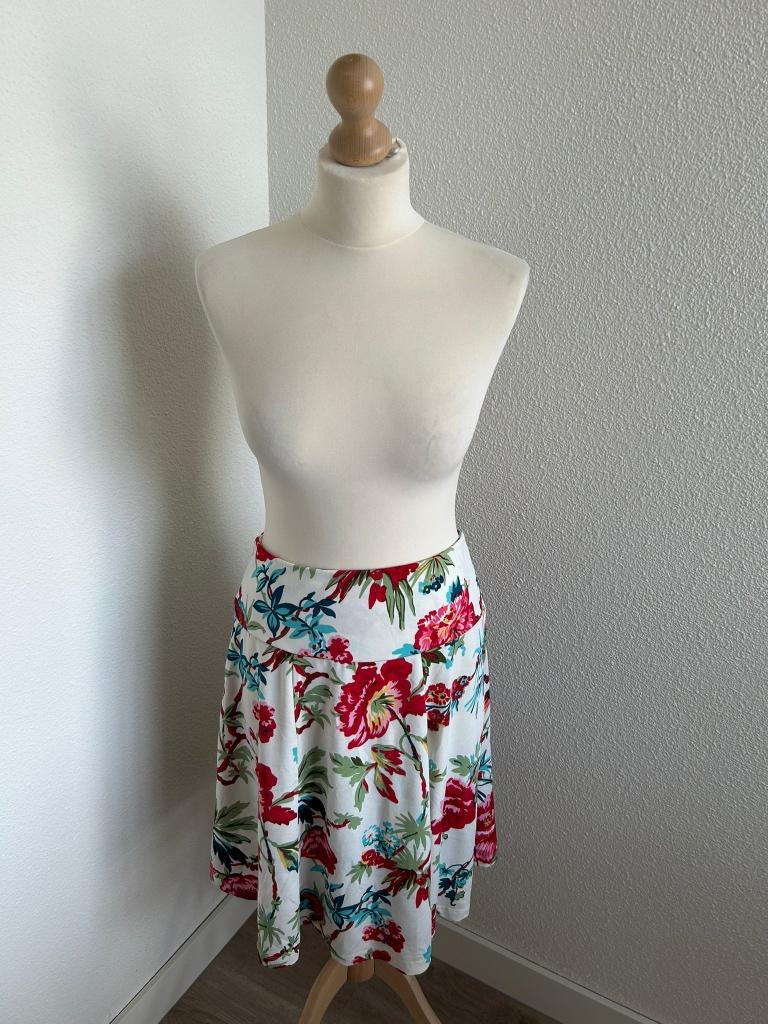 King Louie maat M witte bloemen rok 330