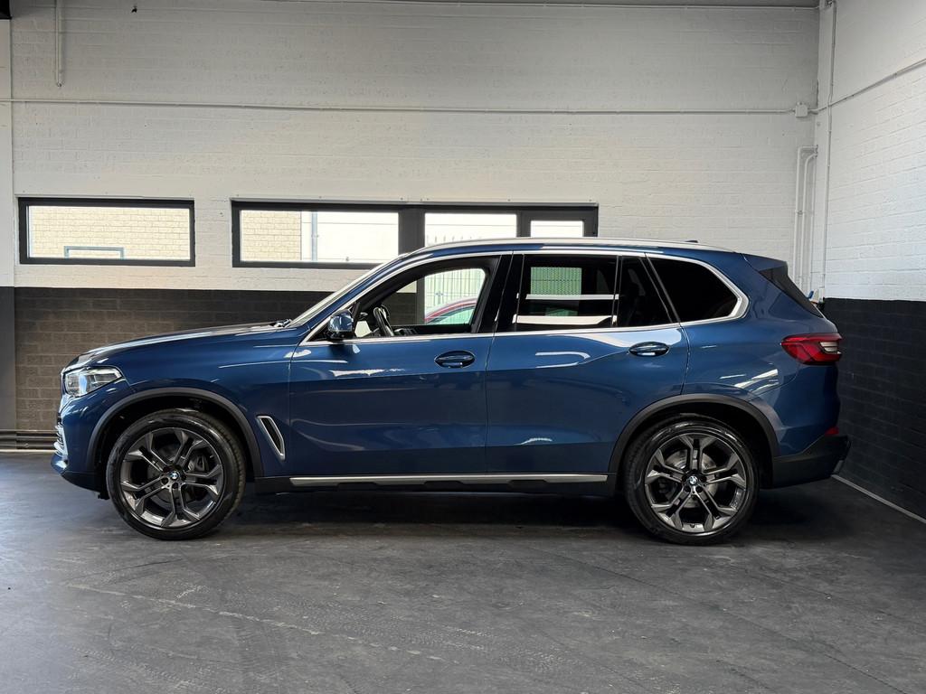 BMW X5 XDrive40i High Executive | H&K | Luchtvering | 21 inc, Gebruikt, Blauw, 340 pk, Bedrijf