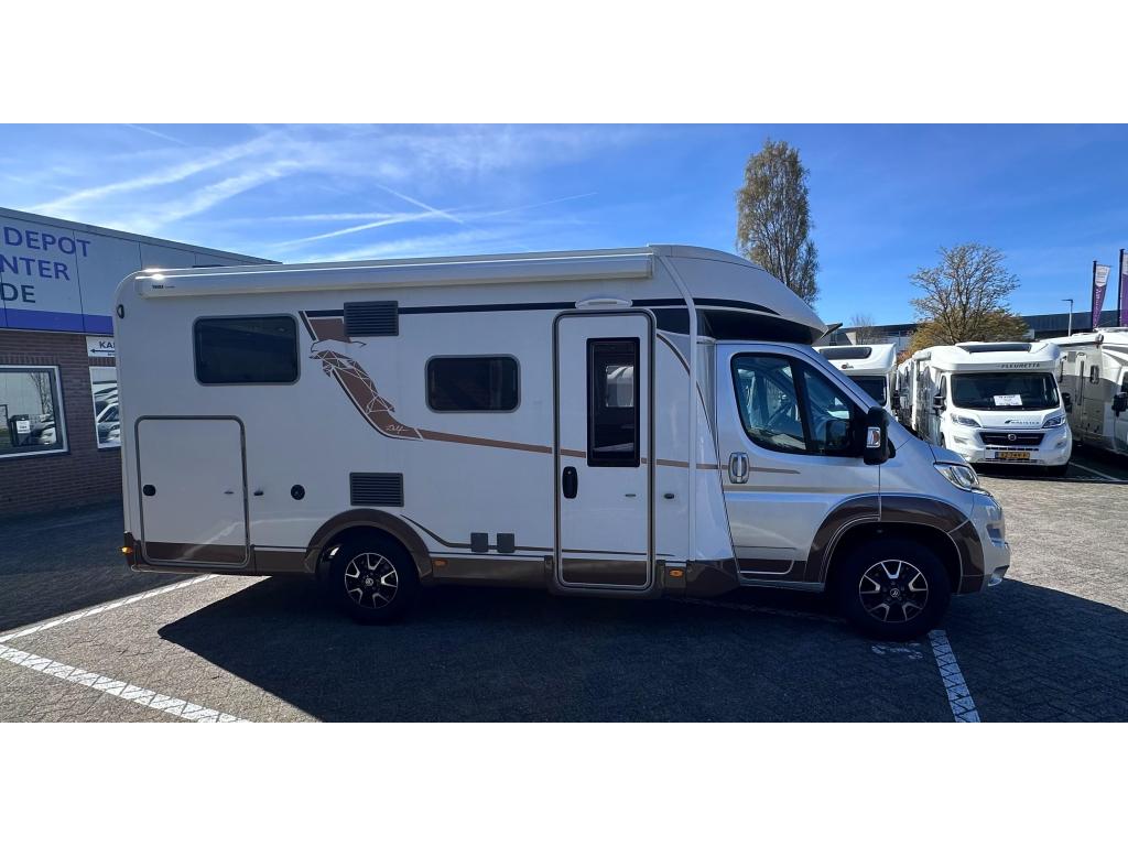 Bürstner Delfin T 690 7.300 km! 140PK Euro 6 nieuws, Caravans en Kamperen, Campers, Standaard zit, Bürstner, Startonderbreker