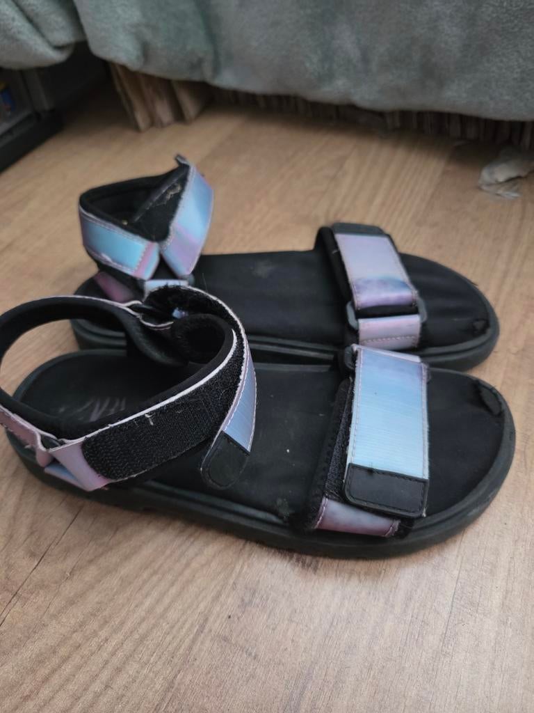 Zara sandalen maat 35 met iriserende bandjes, Gebruikt, Meisje, Overige typen, Ophalen of Verzenden
