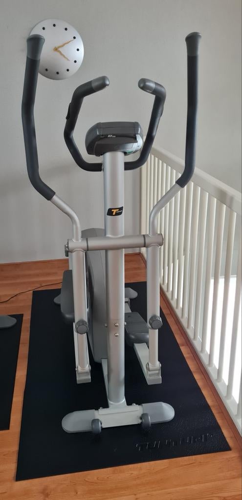 Tunturi crosstrainer C35 inclusief Tunturi beschermmat, Ophalen, Gebruikt, Benen, Crosstrainer