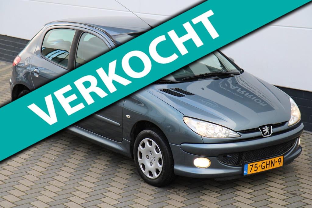 Peugeot 206 1.4 1ste eigenaar airco en zelfs nieuwe APK !, Voorwielaandrijving, Stof, 4 cilinders, Origineel Nederlands