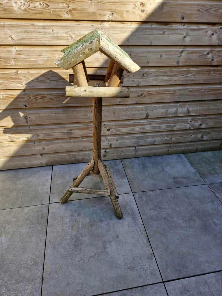 Vogels voederhuisje, Ophalen