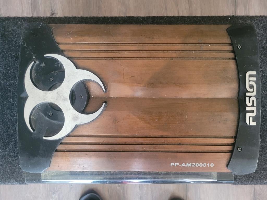 JBL Subwoofer 1600W + Fusion Versterker, Ophalen, Gebruikt