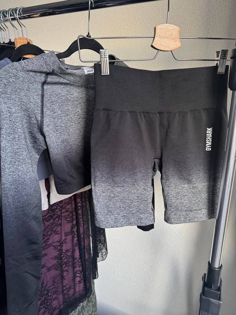 Gymshark zwart grijze ombre Adapt fitness set, Kleding | Dames, Sportkleding, Zo goed als nieuw, Fitness of Aerobics, Maat 36 (S)