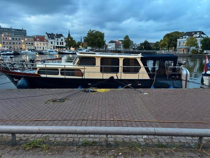 Meeuwkruiser 1050 x 330 cm met boegschroef, Ophalen, Gebruikt, Staal, Binnenboordmotor