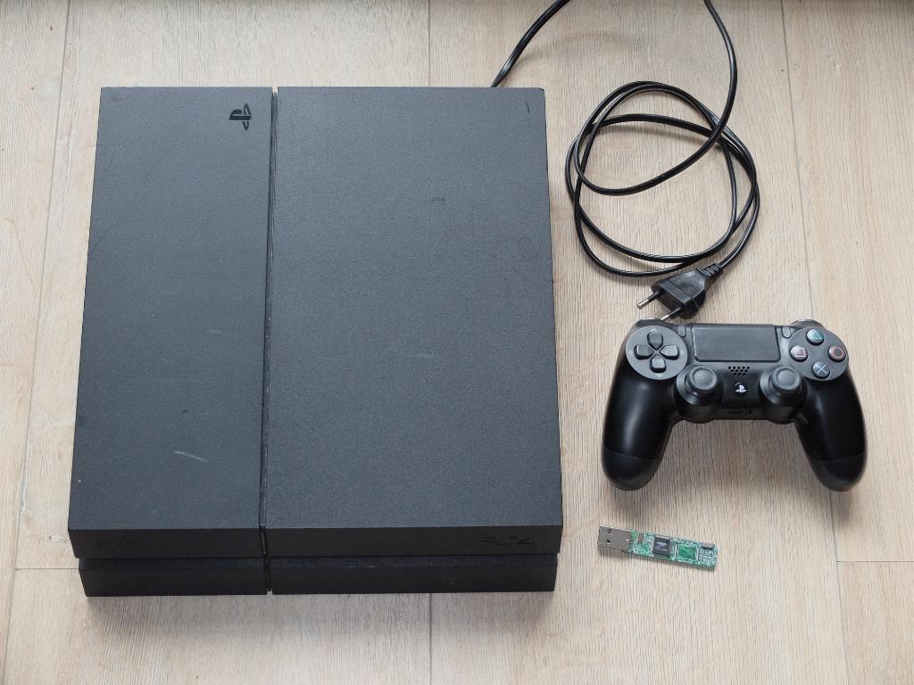 PS4 met 500GB, firmware 9.00, Spelcomputers en Games, Ophalen of Verzenden, Met 1 controller, Original, Met harde schijf