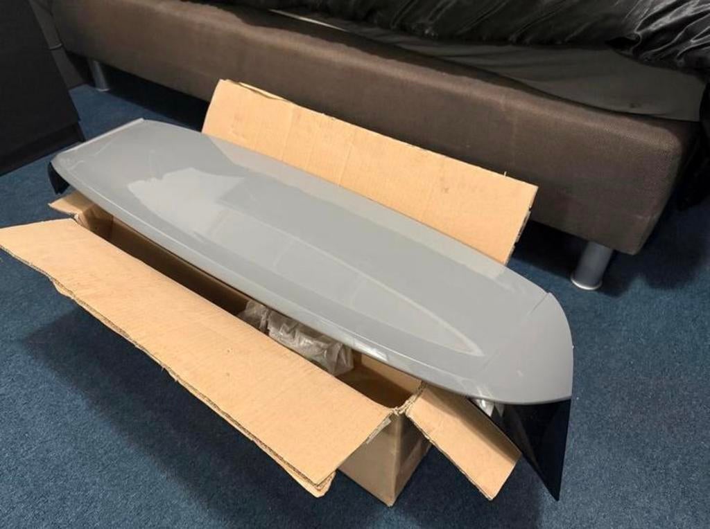 Volkswagen spoiler met derde remlicht, Ophalen, Achterklep, Volkswagen, Nieuw