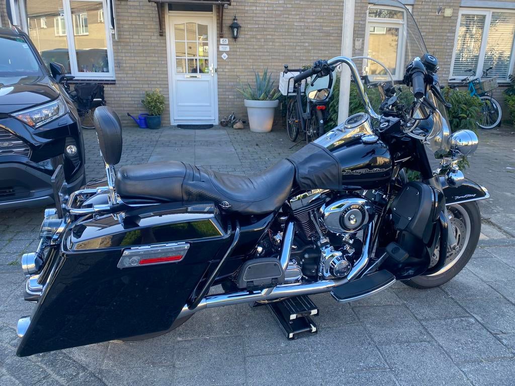 Harley Davidson FLHR Road King Zwart in perfecte staat, 2 cilinders, Particulier, Toermotor