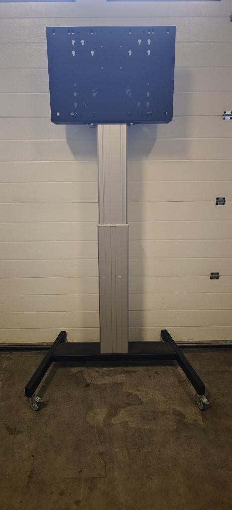 Verrijdbare tv lift., Ophalen, Gebruikt