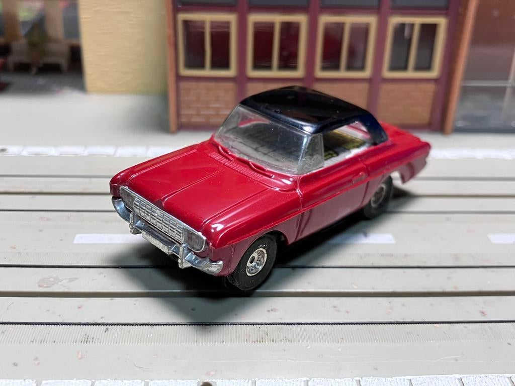 Faller AMS Ford Taunus 20M rood met zwart blokmotor B4, Kinderen en Baby's, Speelgoed | Racebanen, Ophalen of Verzenden, Zo goed als nieuw