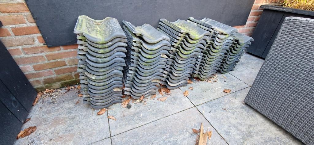 Zwarte dakpannen (gebruikt), Doe-het-zelf en Verbouw, Dakpannen en Dakbedekking, Gebruikt, Dakpannen, Steen of Klei, Zwart, 15 m² of meer