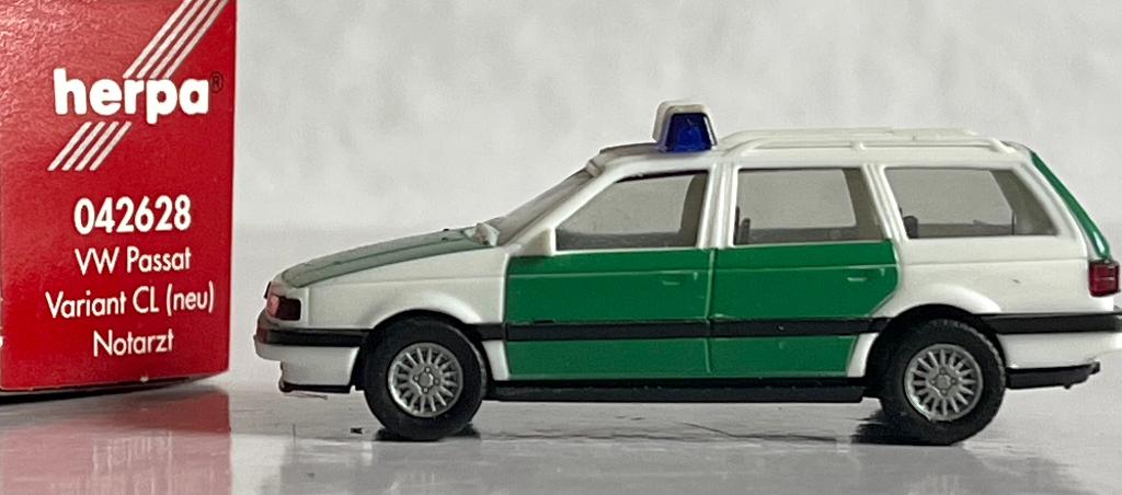 Herpa: VW Passat Variant Polizei, Hobby en Vrije tijd, Modelauto's | 1:87, Ophalen of Verzenden, Zo goed als nieuw, Auto, Herpa