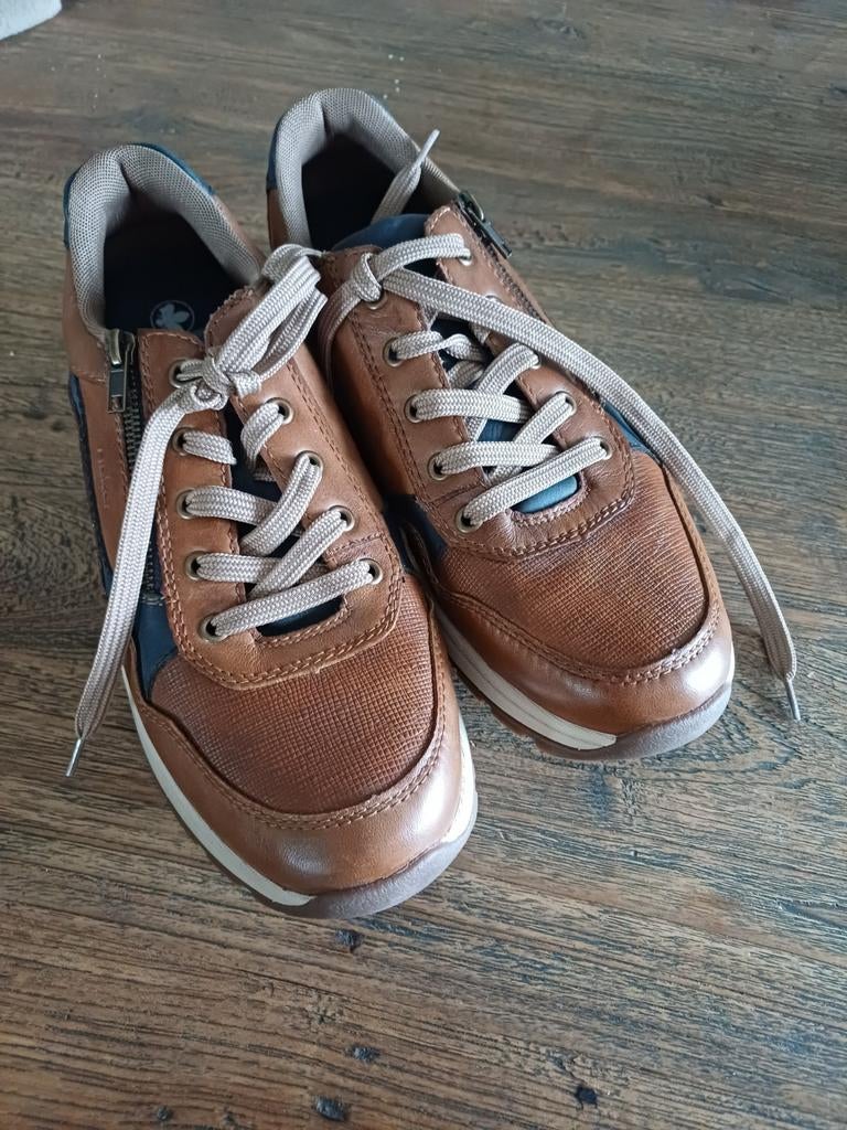 Nieuwe herenschoenen, merk Rieker, maat 42, Kleding | Heren, Schoenen, Ophalen of Verzenden, Nieuw, Bruin