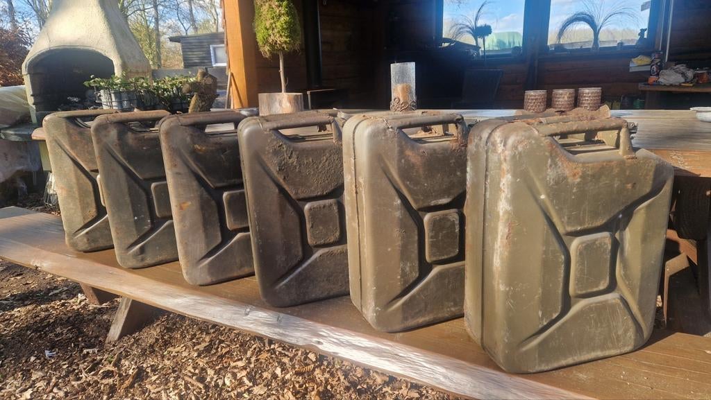 Vintage KL leger jerrycans - 1978 tm 1988 - Origineel, Verzamelen, Militaria | Algemeen, Landmacht, Nederland, Ophalen of Verzenden