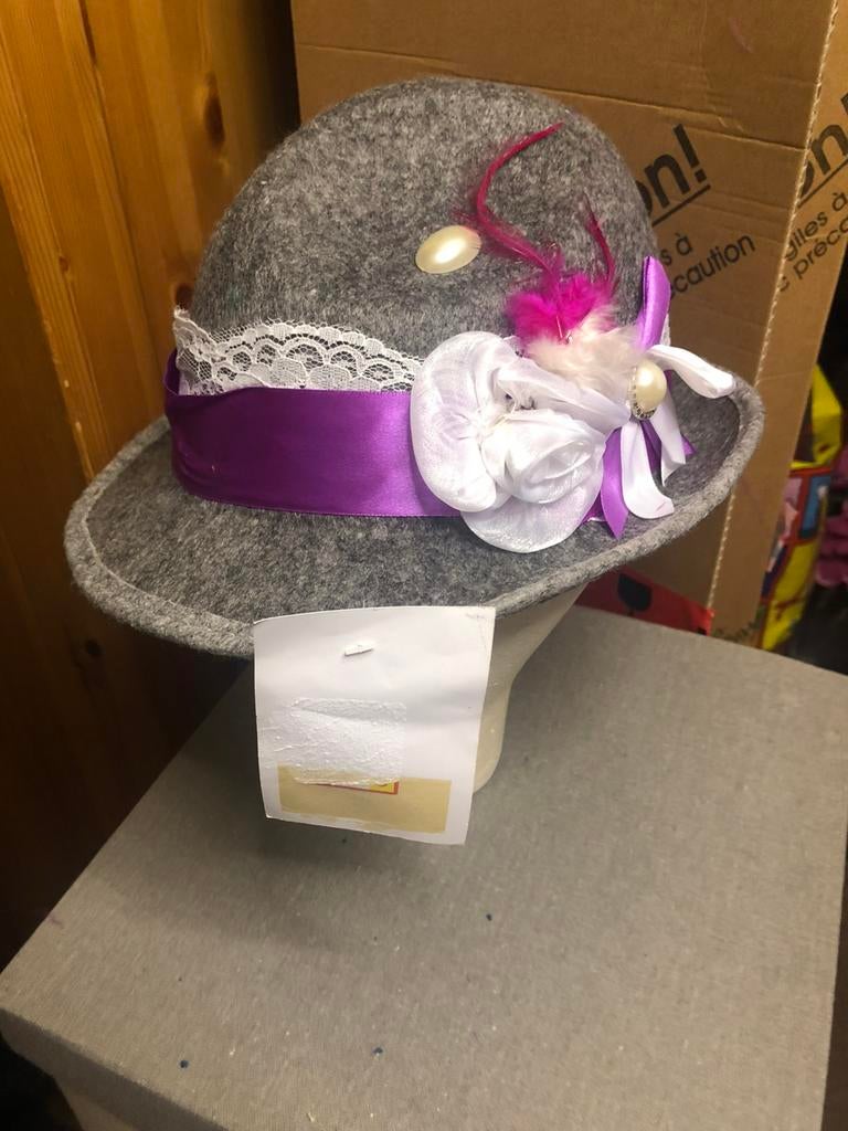 Nieuwe hoed oktoberfeest, Ophalen, Nieuw, Carnaval