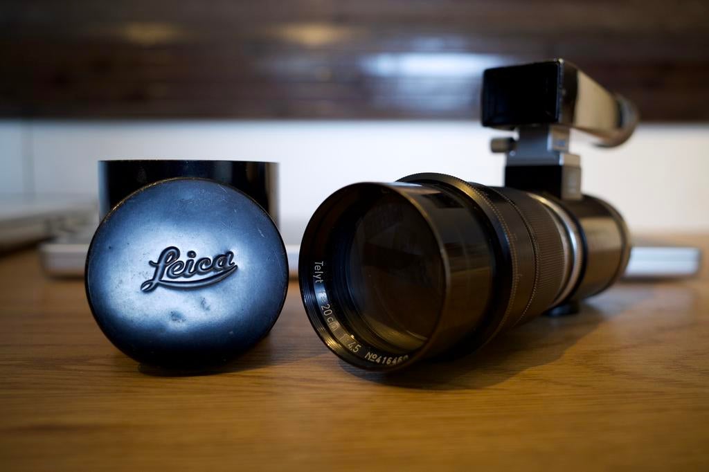 Leica 200mm F4.5 met acc, Ophalen of Verzenden, Gebruikt, Telelens