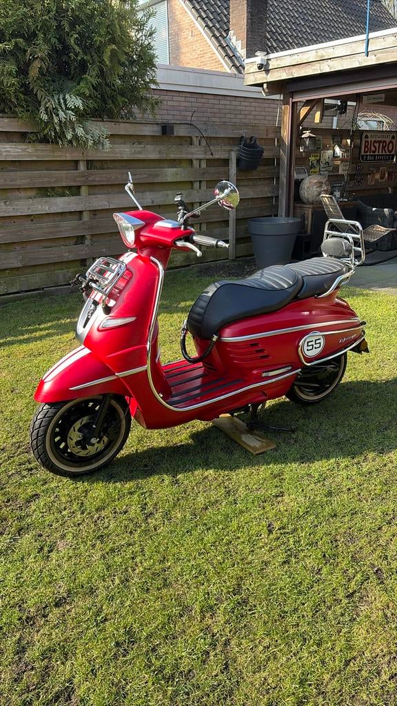 Peugeot django bouwjaar 2020, Fietsen en Brommers, Scooters | Peugeot, Ophalen, Zo goed als nieuw, Benzine, Overige modellen