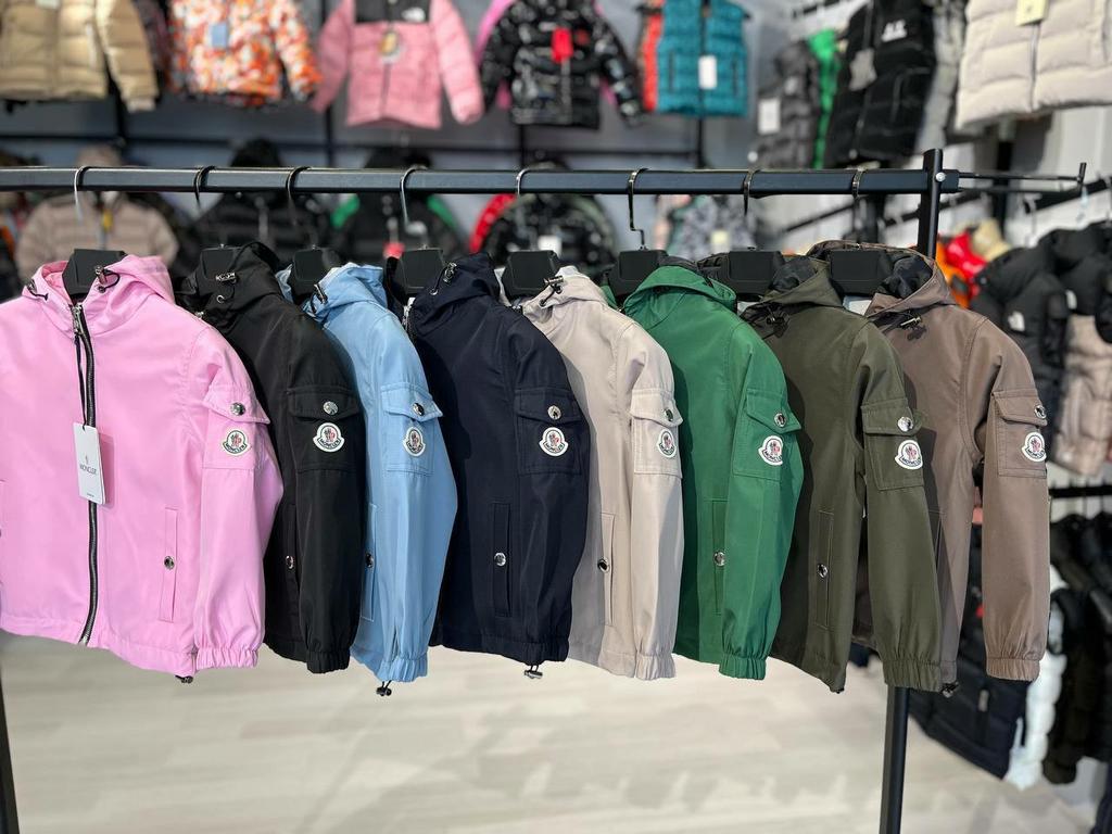 Partij jassen kinderen bodywarmers moncler kinder kleding, Kleding | Heren, Ophalen of Verzenden, Nieuw, Overige maten