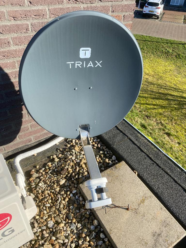 Triax 65 schotel + Duo LNB, Ophalen, Gebruikt, (Schotel)antenne, Overige merken