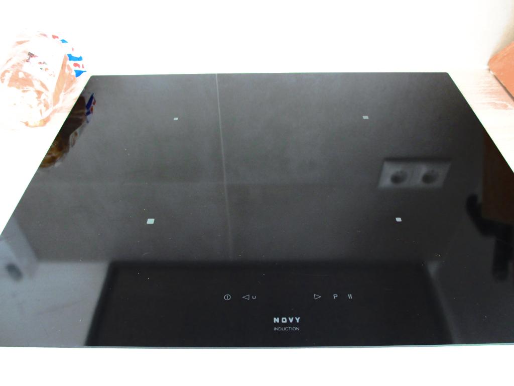 NOVY Inductiekookplaat, Ophalen, 4 kookzones, Zo goed als nieuw, Inbouw