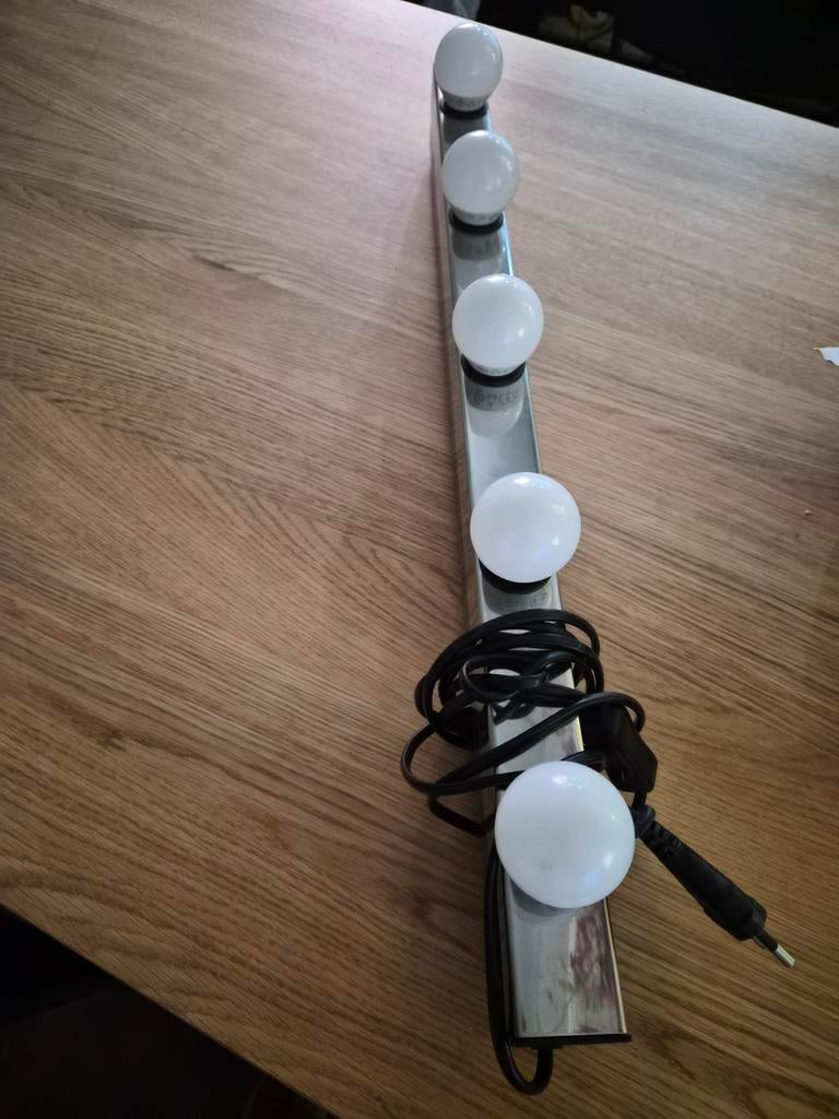 2x Rij lampen voor make-up tafel of spiegel, Ophalen, Gebruikt