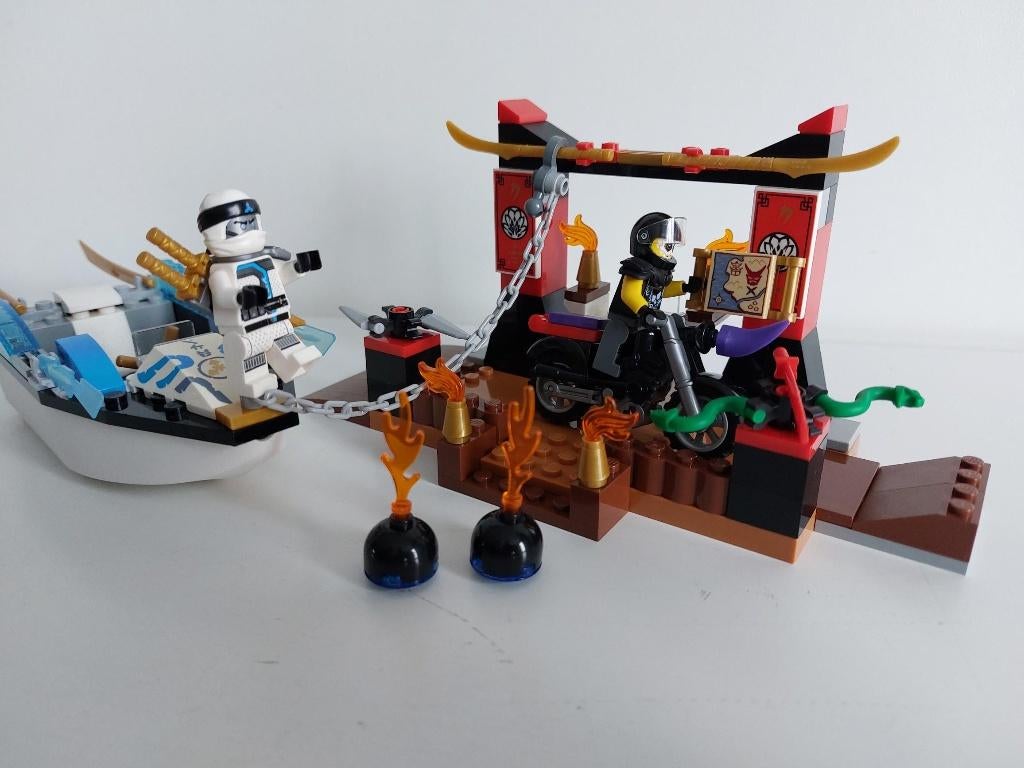 Lego Ninjago - 10755 - Zane's Boot Achtervolging - compleet, Kinderen en Baby's, Speelgoed | Duplo en Lego, Lego, Ophalen of Verzenden