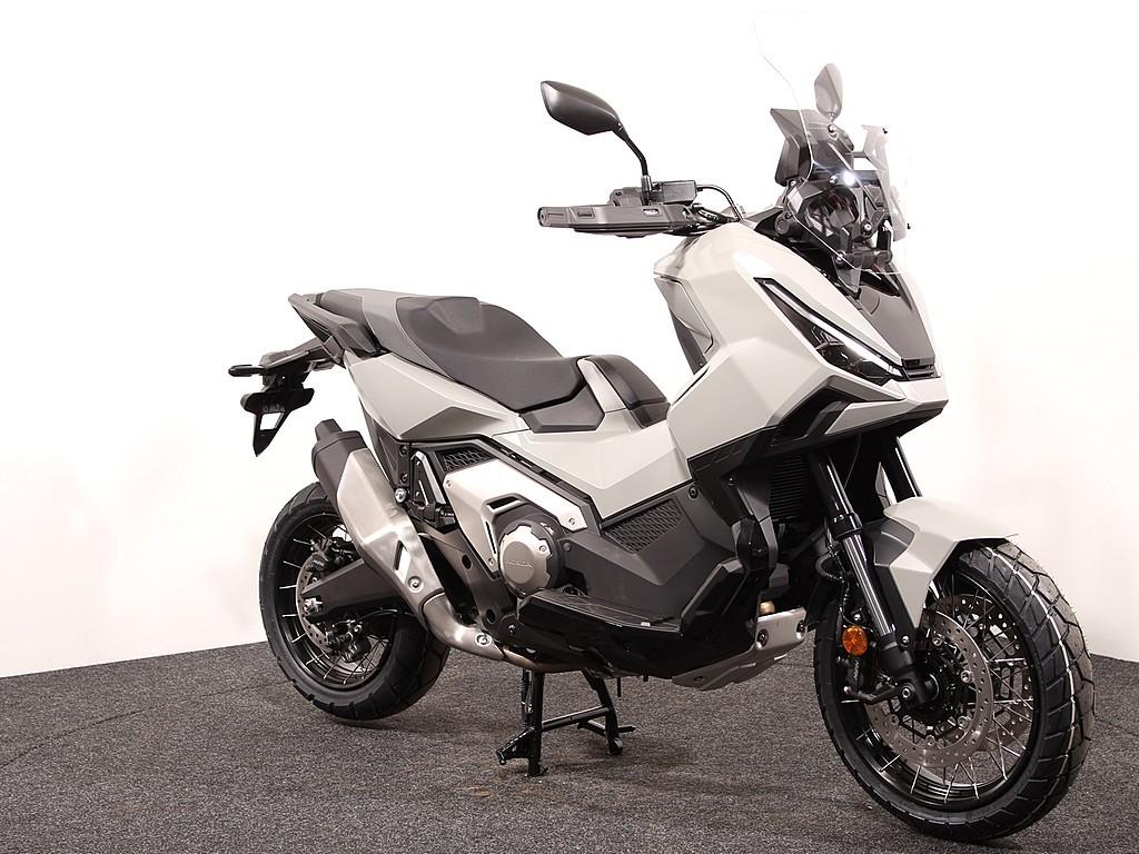 Honda X-ADV 750 - foto 2